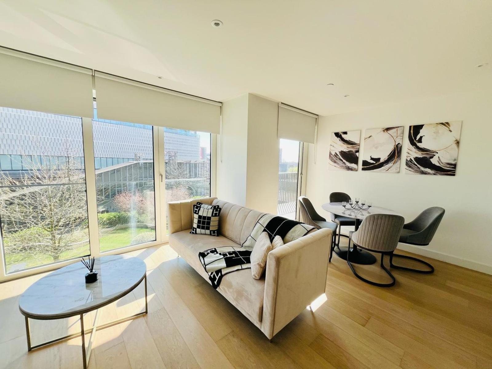 Appartamento Chic Westfield Retreat - Two Bedroom Two Bathroom Luxury In White *